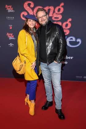 abb Ulrike Frank and Marc Schubring as guests on the red carpet at the European premiere of the movie Song Sung Blue at Zoo Palast Berlin on 19 11 2025 in Berlin Berlin Germany