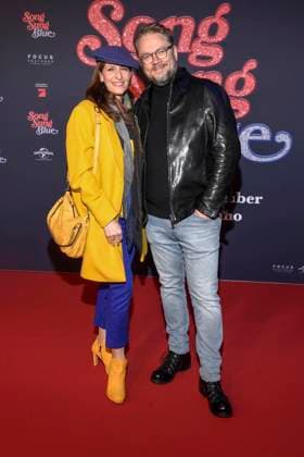 abb Ulrike Frank and Marc Schubring as guests on the red carpet at the European premiere of the movie Song Sung Blue at Zoo Palast Berlin on 19 11 2025 in Berlin Berlin Germany