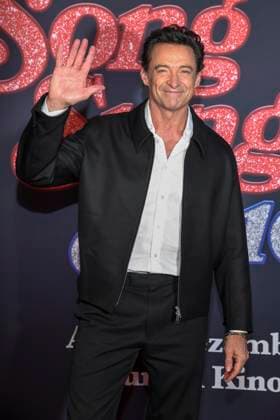 abb Hugh Jackman on the red carpet at the European premiere of the movie Song Sung Blue at Zoo Palast Berlin on 19 11 2025 in Berlin Berlin Germany