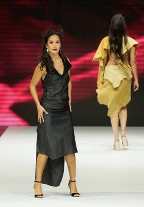 (251120) -- VANCOUVER, Nov. 20, 2025 -- Models present creations during the runway show at Vancouver Indigenous Fashion Week 2025 in Vancouver, British Columbia, Canada, Nov. 19, 2025. (Photo by Xinhua) CANADA-VANCOUVER-INDIGENOUS FASHION WEEK LiangxSen 