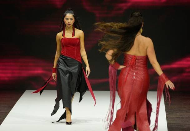 (251120) -- VANCOUVER, Nov. 20, 2025 -- Models present creations during the runway show at Vancouver Indigenous Fashion Week 2025 in Vancouver, British Columbia, Canada, Nov. 19, 2025. (Photo by Xinhua) CANADA-VANCOUVER-INDIGENOUS FASHION WEEK LiangxSen 