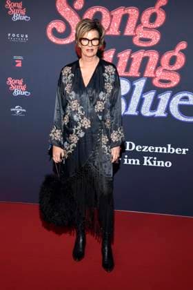 abb Andrea Eggers as a guest on the red carpet at the European premiere of the movie Song Sung Blue at Zoo Palast Berlin on 19 11 2025 in Berlin Berlin Germany