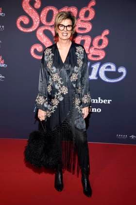 abb Andrea Eggers as a guest on the red carpet at the European premiere of the movie Song Sung Blue at Zoo Palast Berlin on 19 11 2025 in Berlin Berlin Germany
