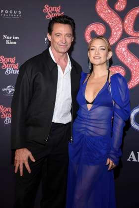 abb Hugh Jackman and Kate Hudson as guests on the red carpet at the European premiere of the movie Song Sung Blue at Zoo Palast Berlin on 19 11 2025 in Berlin Berlin Germany