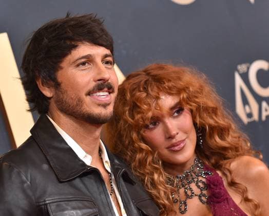59th Annual CMA Awards - Arrivals Morgan Evans and Laci Kaye Booth arriving at the 59th Annual Country Music Association Awards held at the Bridgestone Arena on November 19, 2025 in Nashville, TN. Nashville Bridgestone Arena Tennessee USA Copyright: xOConnor-Arroyo AFF-USA.comx