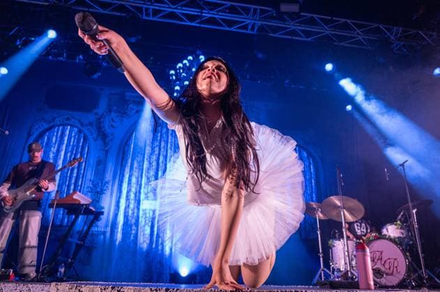 Alessi Rose Performs in Manchester Alessi Rose performs at Manchester Academy on her Voyeur tour. Featuring: Alessi Rose Where: Manchester, United Kingdom When: 19 Nov 2025 Credit: Graham Finney WENN Manchester United Kingdom Copyright: xWENNx wenn40798618 x wenn40798618