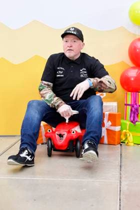 Singer Joey Kelly on a slide car at a photo opportunity for the 30th anniversary of the RTL telethon in the RTL building at Picassoplatz Cologne, 19 11 2025 NRW Germany Copyright: xChristophxHardtx