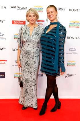 Barbara Klein mit Tochter Jacqueline bei der 18. Verleihung der Goldenen Bild der Frau 2025 im Stage Theater im Hafen. Hamburg, 19.11.2025 Foto:xC.xTamckex xFuturexImagex goldene_bild_5106