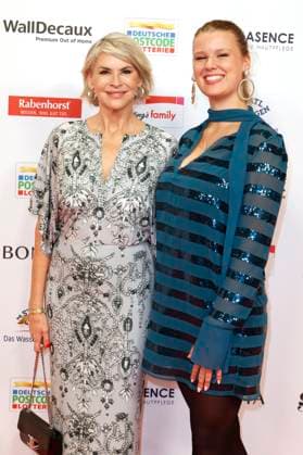 Barbara Klein mit Tochter Jacqueline bei der 18. Verleihung der Goldenen Bild der Frau 2025 im Stage Theater im Hafen. Hamburg, 19.11.2025 Foto:xC.xTamckex xFuturexImagex goldene_bild_5107