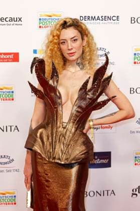 Leila Lowfire bei der 18. Verleihung der Goldenen Bild der Frau 2025 im Stage Theater im Hafen. Hamburg, 19.11.2025 Foto:xC.xTamckex xFuturexImagex goldene_bild_5120
