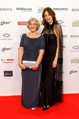 Preisträgerin Christina Schreiber und Eva Padberg bei der 18. Verleihung der Goldenen Bild der Frau 2025 im Stage Theater im Hafen. Hamburg, 19.11.2025 Foto:xC.xTamckex xFuturexImagex goldene_bild_5144
