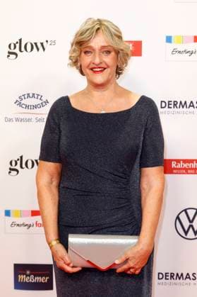 Preisträgerin Christina Schreiber bei der 18. Verleihung der Goldenen Bild der Frau 2025 im Stage Theater im Hafen. Hamburg, 19.11.2025 Foto:xC.xTamckex xFuturexImagex goldene_bild_5147