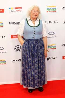 Preisträgerin Helene Nestler bei der 18. Verleihung der Goldenen Bild der Frau 2025 im Stage Theater im Hafen. Hamburg, 19.11.2025 Foto:xC.xTamckex xFuturexImagex goldene_bild_5165