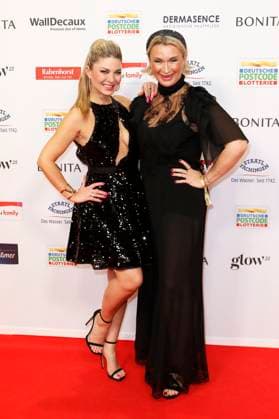 Christine Deck und Ella Deck bei der 18. Verleihung der Goldenen Bild der Frau 2025 im Stage Theater im Hafen. Hamburg, 19.11.2025 Foto:xC.xTamckex xFuturexImagex goldene_bild_5209