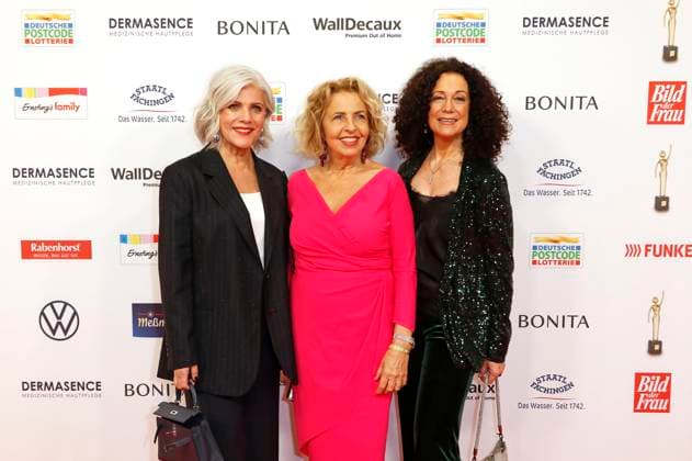 Birgit Schrowange, Michaela May und Barbara Wussow bei der 18. Verleihung der Goldenen Bild der Frau 2025 im Stage Theater im Hafen. Hamburg, 19.11.2025 Foto:xC.xTamckex xFuturexImagex goldene_bild_5226
