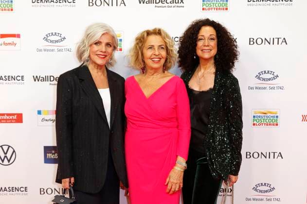 Birgit Schrowange, Michaela May und Barbara Wussow bei der 18. Verleihung der Goldenen Bild der Frau 2025 im Stage Theater im Hafen. Hamburg, 19.11.2025 Foto:xC.xTamckex xFuturexImagex goldene_bild_5227