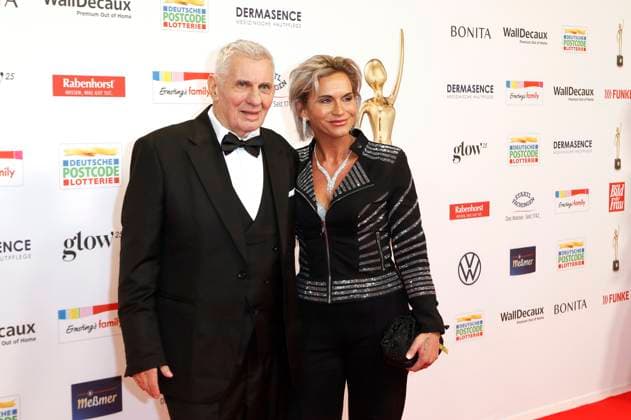 Heinz Hoenig mit Ehefrau Annika Kärsten-Hoenig bei der 18. Verleihung der Goldenen Bild der Frau 2025 im Stage Theater im Hafen. Hamburg, 19.11.2025 Foto:xC.xTamckex xFuturexImagex goldene_bild_5249