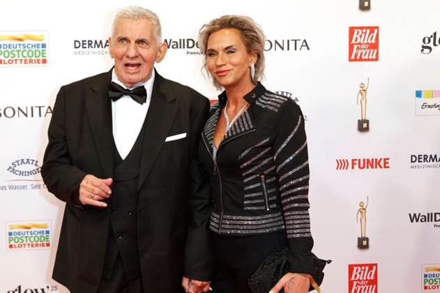 Heinz Hoenig mit Ehefrau Annika Kärsten-Hoenig bei der 18. Verleihung der Goldenen Bild der Frau 2025 im Stage Theater im Hafen. Hamburg, 19.11.2025 Foto:xC.xTamckex xFuturexImagex goldene_bild_5250