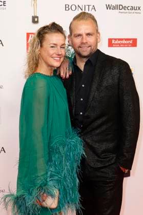 Rhea Harder-Vennewald mit Ehemann Jörg Vennewald bei der 18. Verleihung der Goldenen Bild der Frau 2025 im Stage Theater im Hafen. Hamburg, 19.11.2025 Foto:xC.xTamckex xFuturexImagex goldene_bild_5278