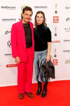 Enrique Fiß und Anna Krestel bei der 18. Verleihung der Goldenen Bild der Frau 2025 im Stage Theater im Hafen. Hamburg, 19.11.2025 Foto:xC.xTamckex xFuturexImagex goldene_bild_5293