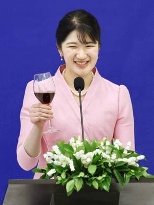 Japan Princess Aiko in Laos Japanese Princess Aiko proposes a toast during a luncheon hosted by a local government official in the ancient Lao capital of Luang Prabang during her official trip to Laos on Nov. 20, 2025. (Pool photo)  A14AA0005048678P