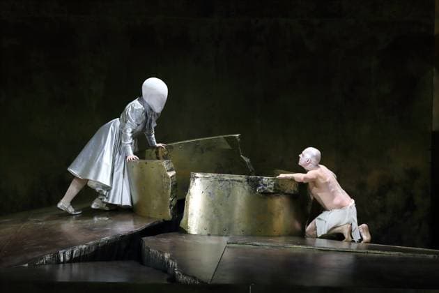 Nicole Chevalier as Salome and Günter Papendell as Jochanaan during the photo rehearsal for Salome at the Komische Oper im Schillertheater in Berlin, November 19, 2025 Music drama in one act by Richard Strauss Musical direction James Gaffigan Production Evgeny Titov Stage Rufus Didwiszus Costumes Esther Bialas Premiere is on November 22, 2025