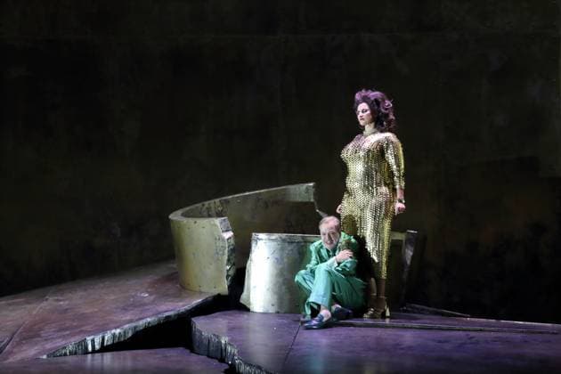 Matthias Wohlbrecht as Herod and Karolina Gumos as Herodias during the photo rehearsal for Salome at the Komische Oper im Schillertheater in Berlin, November 19, 2025 Music drama in one act by Richard Strauss Musical direction James Gaffigan Production Evgeny Titov Stage Rufus Didwiszus Costumes Esther Bialas Premiere is on November 22, 2025