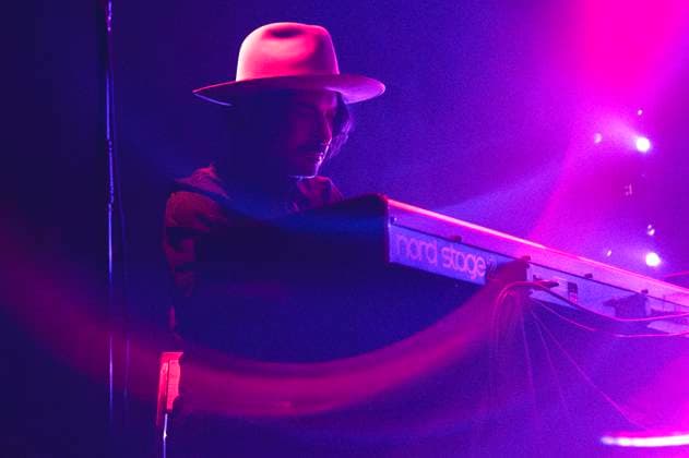 Alessandro Asso Stefana live at a concert of The Tomorrow Man Tour by Micah P Hinson at Monk Club Rome, 19 11 2025 Foto:xE.xVertollix xFuturexImagex hinson_5110
