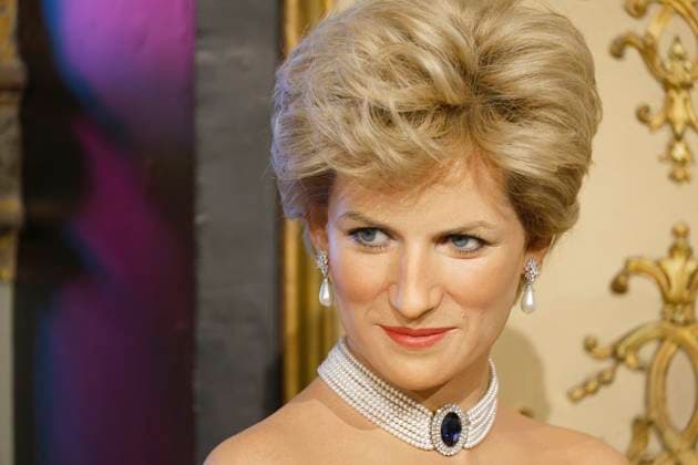 Princess Diana, Lady Di, Diana Spencer enters the Musée Grévin for the first time in her mythical revenge dress in Paris on Thursday, November 20, 2025 The decision not to sculpt a statue in the likeness of Lady Diana was initially an ethical choice, that of not recuperating either immediately after the tragedy, nor in the years that followed But why now? The decision to finally sculpt a wax statue of Lady Di was taken after a trip to London by Grévin Museum Managing Director Yves Delhommeau. During his visit to Madame Tussauds, he found that the statue of Diana placed alone under a tree was not highlighted enough and imagined that the Grévin Museum could do better This decision also comes at a time when writer Christine Orban, who  Copyright: xChristophexAubertxviaxBestimagexChristophexAubertxviaxBestimagex