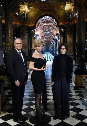 Inauguration of Lady Diana at Grevin Museum - Paris Yves Delhommeau and Christine Orban pose next to the Lady Diana s wax figure during its unveiling at Musee Grevin on November 20, 2025 in Paris, France. Photo by Alain Apaydin ABACAPRESS.COM Paris France  Copyright: xApaydinxAlain ABACAx