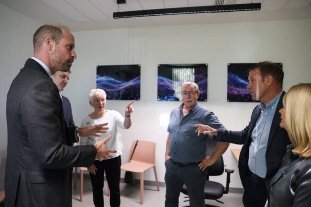 Britain s Prince William visits Rob Burrow Centre for Motor Neurone Disease at Seacroft Hospital, in Leeds Britain s Prince William, Prince of Wales meets donors, during a visit to the Rob Burrow Centre for Motor Neurone Disease, named after late rugby league player Rob Burrow CBE, at Seacroft Hospital, in Leeds, Britain, November 20, 2025., Credit:Temilade Adelaja Avalon UNITED KINGDOM, Leeds Copyright: xTemiladexAdelajax xAvalonx 1053541612