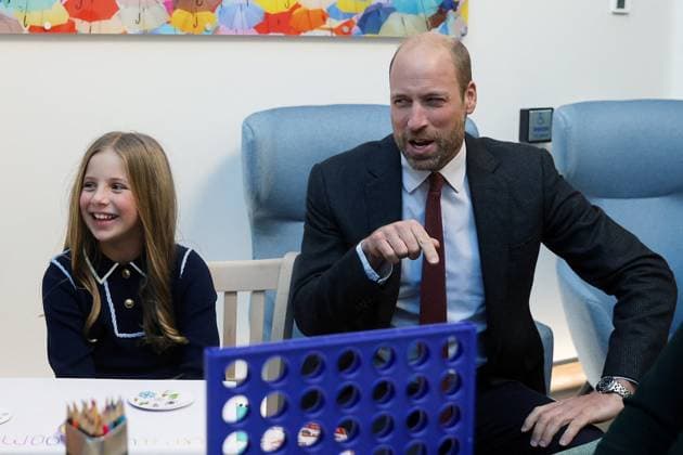 Britain s Prince William visits Rob Burrow Centre for Motor Neurone Disease at Seacroft Hospital, in Leeds Britain s Prince William, Prince of Wales sits next to Maya, daughter of the late rugby league player Rob Burrow CBE, during a visit to the Rob Burrow Centre for Motor Neurone Disease at Seacroft Hospital, in Leeds, Britain, November 20, 2025., Credit:Temilade Adelaja Avalon UNITED KINGDOM, Leeds Copyright: xTemiladexAdelajax xAvalonx 1053541667