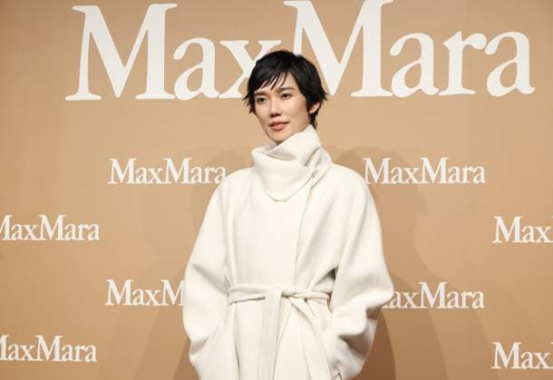 November 20, 2025, Tokyo, Japan - Japanese model Tao Okamoto poses for a photo call for Italian high fashion brand Max Mara popup store preview event in Tokyo on Thursday, November 20, 2025. (photo by Yoshio Tsunoda AFLO)  aflo_311008021