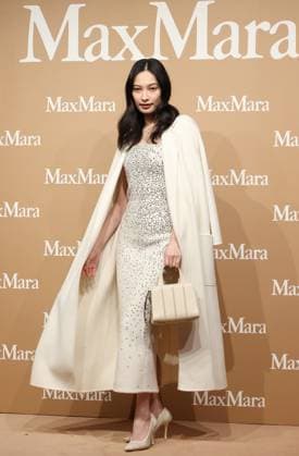 November 20, 2025, Tokyo, Japan - Japanese model Aya Omasa poses for a photo call for Italian high fashion brand Max Mara popup store preview event in Tokyo on Thursday, November 20, 2025. (photo by Yoshio Tsunoda AFLO)  aflo_311008063
