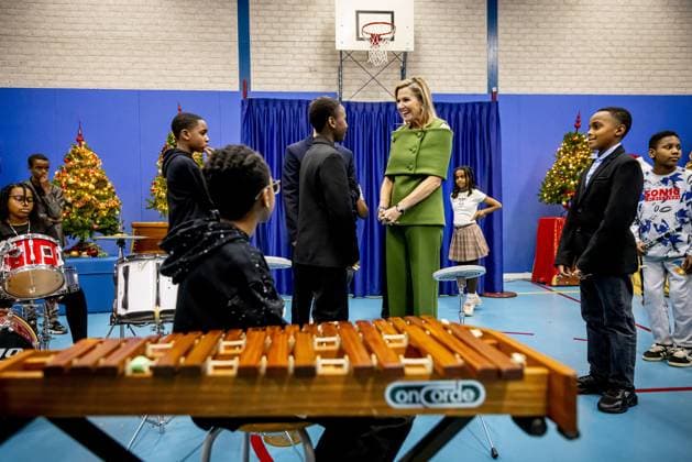 Amsterdam, The Netherlands, 2025-11-20 14:22:58 AMSTERDAM, 20-11-2025, Mobiel Primary School. Queen Maxima, honorary chair of More Music in the Classroom, visited Mobiel Primary School in Amsterdam. Mobiel Primary School is one of twelve primary schools participating in the largest school band in the Netherlands. The school band performs during the annual Christmas Music Gala, which raises awareness of the importance of music and creative education. PHOTO: NLBeeld POOL Patrick van Katwijk Credit: NL Beeld Patrick van Emst  Copyright: xx x