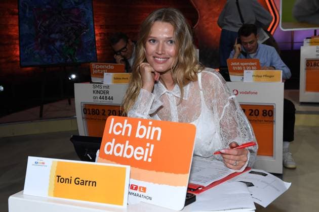 30 RTL Spendenmarathon 2025 on 20 11 2025 at EMG Studio 8 in Hürth Toni Garrn at the 30 RTL Spendenmarathon 2025 on 22 11 2025 at EMG Studio 8 in Hürth xRx