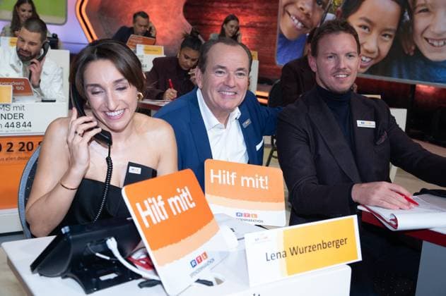 f l Jana WURZENBERGER, presenter Wolfram KONS, Julian NAGELSMANN, national soccer coach 30 RTL Spendenmarathon Wir helfen Kindern , television, 20 21 11 2024 in Huerth, Germany,