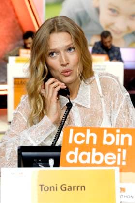 Toni Garrn at the 30 RTL Spendenmarathon 2025 in Studio 8 of EMG Studios Hürth, 20 11 2025 Foto:xR.xStoffelsx xFuturexImagex spendenmarathon_5160
