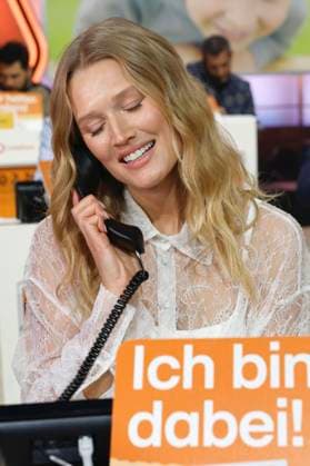Toni Garrn at the 30 RTL Spendenmarathon 2025 in Studio 8 of EMG Studios Hürth, 20 11 2025 Foto:xR.xStoffelsx xFuturexImagex spendenmarathon_5161