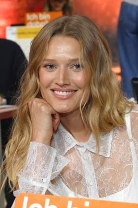 Toni Garrn at the 30 RTL Spendenmarathon 2025 in Studio 8 of EMG Studios Hürth, 20 11 2025 Foto:xR.xStoffelsx xFuturexImagex spendenmarathon_5163