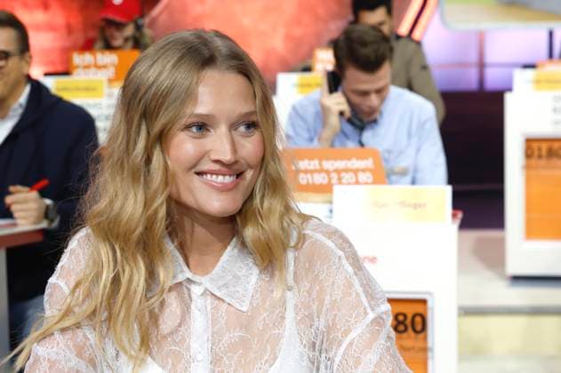 Toni Garrn at the 30 RTL Spendenmarathon 2025 in Studio 8 of EMG Studios Hürth, 20 11 2025 Foto:xR.xStoffelsx xFuturexImagex spendenmarathon_5164