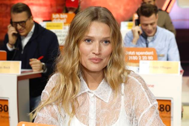 Toni Garrn at the 30 RTL Spendenmarathon 2025 in Studio 8 of EMG Studios Hürth, 20 11 2025 Foto:xR.xStoffelsx xFuturexImagex spendenmarathon_5167