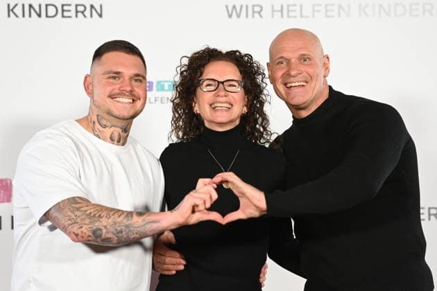 Thorsten LEGAT, former soccer player, with his wife Alexandra and son Nico, 30 RTL Spendenmarathon Wir helfen Kindern , television, 20 21 11 2024 in Huerth, Germany,
