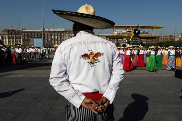November 20, 2025, Mexico City, Mexico: Parade commemorating the 115th anniversary of the start of the Mexican Revolution, in which various contingents from the Army, Air Force, and National Guard participated, some characterized as historical figures. The president of Mexico, CLAUDIA SHEINBAUM PARDO, led the event with the presence of military and civil authorities. The route went from the main square of Mexico City to the Monument to the Revolution. Mexico City Mexico - ZUMAl178 20251120_znp_l178_004 Copyright: xCristianxLeyvax