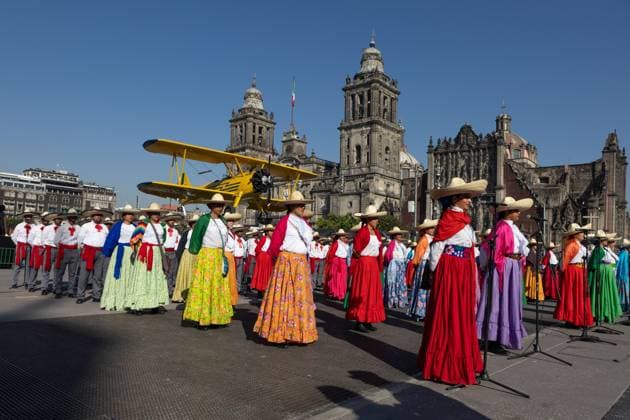 November 20, 2025, Mexico City, Mexico: Parade commemorating the 115th anniversary of the start of the Mexican Revolution, in which various contingents from the Army, Air Force, and National Guard participated, some characterized as historical figures. The president of Mexico, CLAUDIA SHEINBAUM PARDO, led the event with the presence of military and civil authorities. The route went from the main square of Mexico City to the Monument to the Revolution. Mexico City Mexico - ZUMAl178 20251120_znp_l178_006 Copyright: xCristianxLeyvax