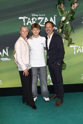 Nina Koenig, Mats Koenig and Nicolas Koenig at the Tarzan musical premiere on 20 11 2025 at the Stage Theater Neue Flora in Hamburg Tarzan musical premiere in Hamburg