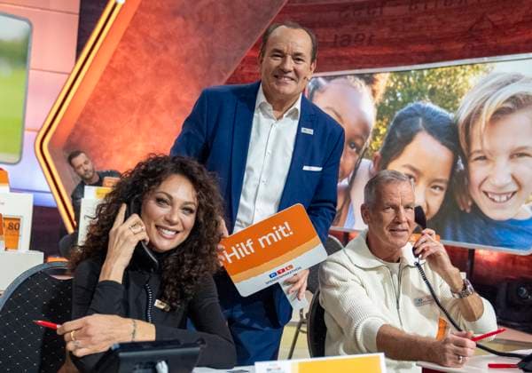 From left to right Model Lilly Becker, presenter Wolfram Kons and former boxer Henry Maske at the 30th RTL Charity Marathon 2025 in Studio 8 of the EMG Studios in Hürth, 20 11 2025 30th RTL Charity Marathon 2025 in Studio 8 of the EMG Studios in Hürth Copyright: MarcoxBader