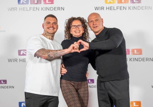 The Legat family poses from l to r Nico Legat, Alexandra Legat and Thorsten Legat at the 30th RTL Charity Marathon 2025 in Studio 8 of the EMG Studios in Hürth, 20 11 2025 30th RTL Charity Marathon 2025 in Studio 8 of the EMG Studios in Hürth Copyright: MarcoxBader