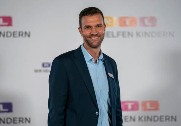Presenter Alexander Gurgel at the 30th RTL Charity Marathon 2025 in Studio 8 of the EMG Studios in Hürth, 20 11 2025 30th RTL Charity Marathon 2025 in Studio 8 of the EMG Studios in Hürth Copyright: MarcoxBader