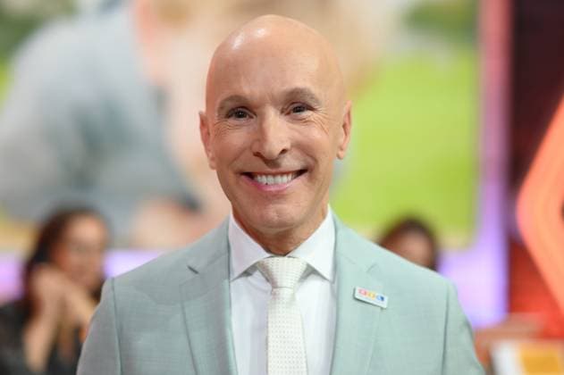 Michael BEGASSE, nobility expert, presenter, 30 RTL Spendenmarathon Wir helfen Kindern , television, 20 21 11 2024 in Huerth, Germany,